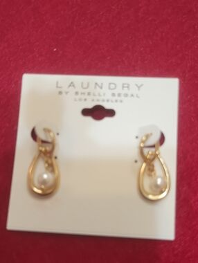 Laundry By Shelli Segal Gold and White Pearl Teardrop Earrings